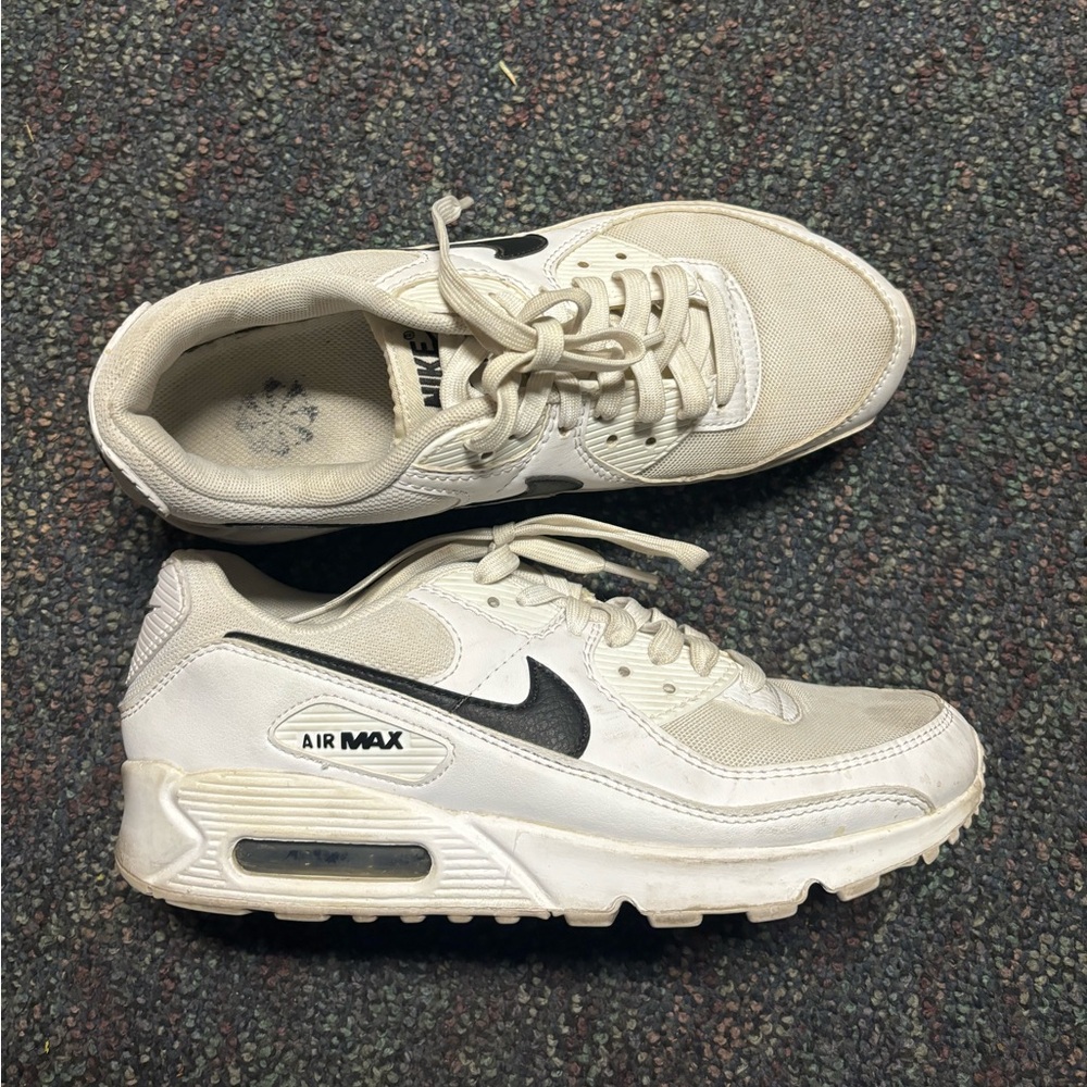 Nike air max white and black size 8.5 womens